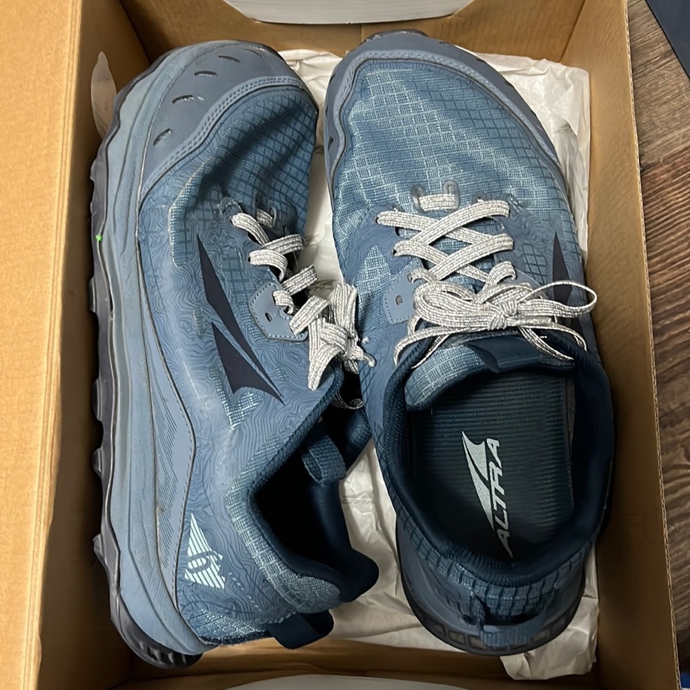 Altra Lone Peak 6 women’s 8.5 wide men’s 7